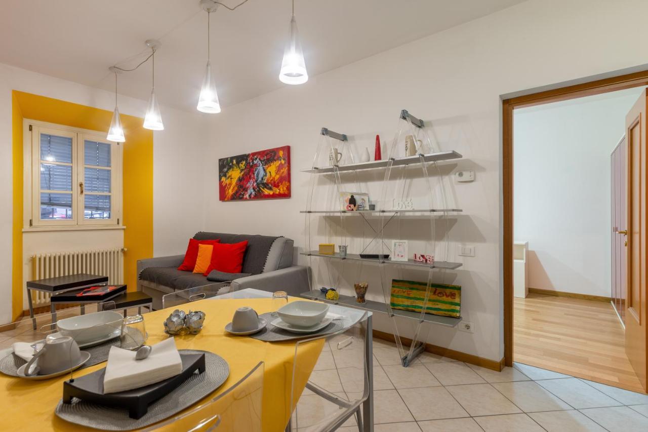 Casa Vacanze Penelope In Centro Storico Trieste Bagian luar foto